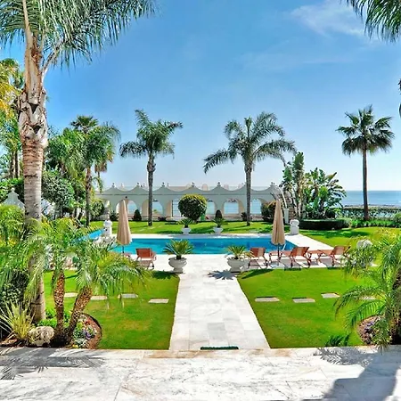 Puerto Banus Modern Luxury 8bdrms Whit Beachfront Villa *