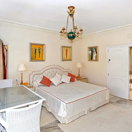 Villa Puerto Banus Modern Luxury 8bdrms Whit Beachfront