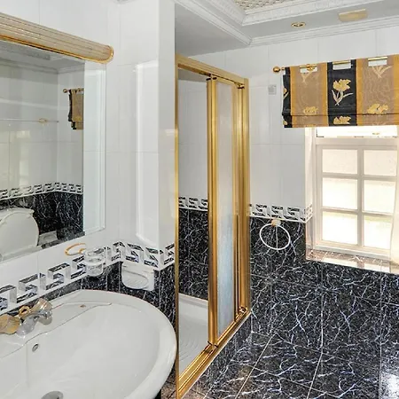 Puerto Banus Modern Luxury 8bdrms Whit Beachfront Villa Marbella