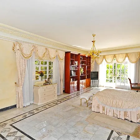 Villa Puerto Banus Modern Luxury 8bdrms Whit Beachfront Marbella