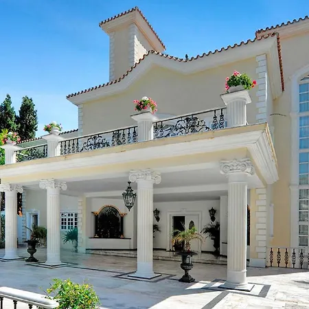 Puerto Banus Modern Luxury 8bdrms Whit Beachfront Villa